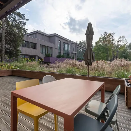 Stylish 2-bedroom With Large Terrace, Near Forest Park & Beach, Child-friendly Location